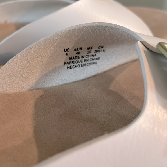 American Eagle Elegant White Mules with Gold Buckle. - Picture 5 of 13